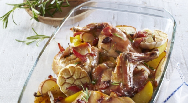 Rabbit with Garlic and Pears